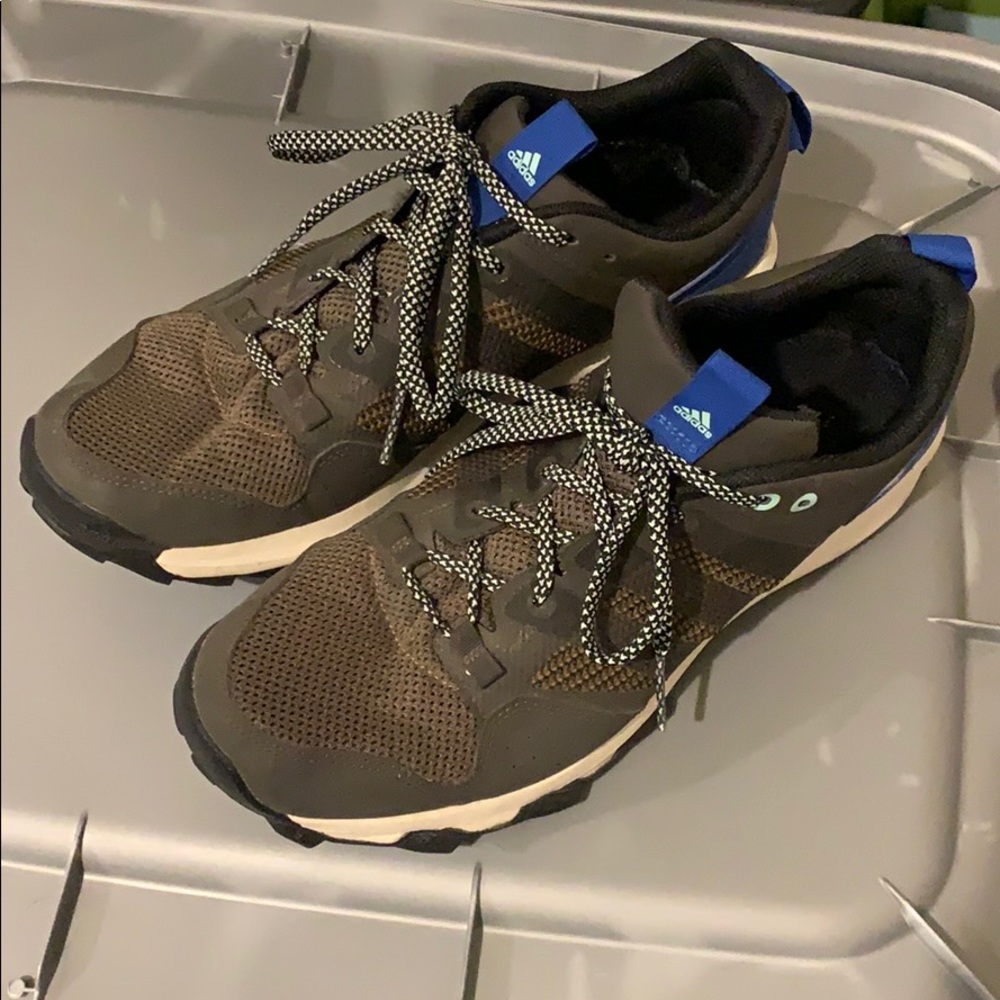 Men’s Adidas TR7 sneakers